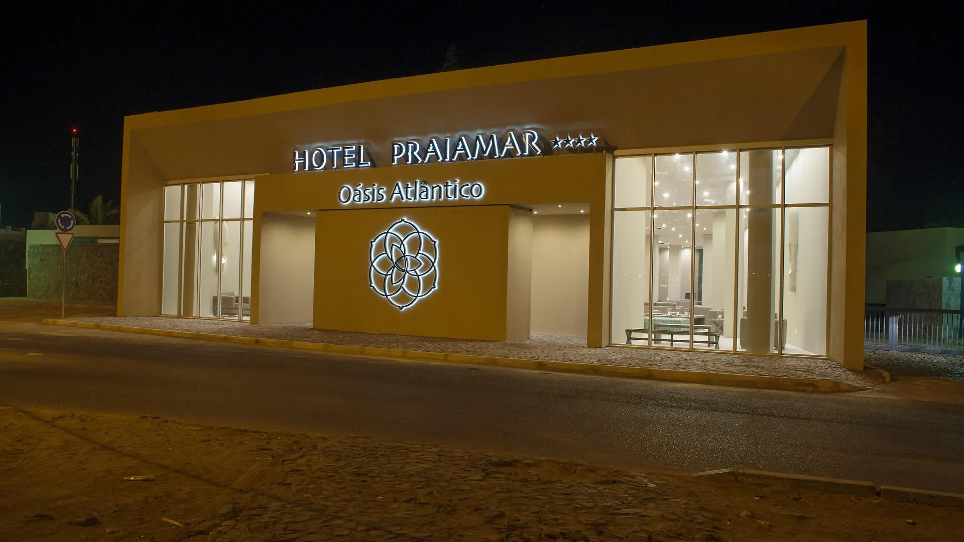 Oasis Praiamar Hotel
